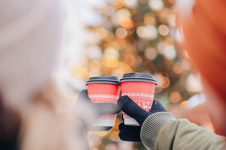 Weihnachtspapierbecher